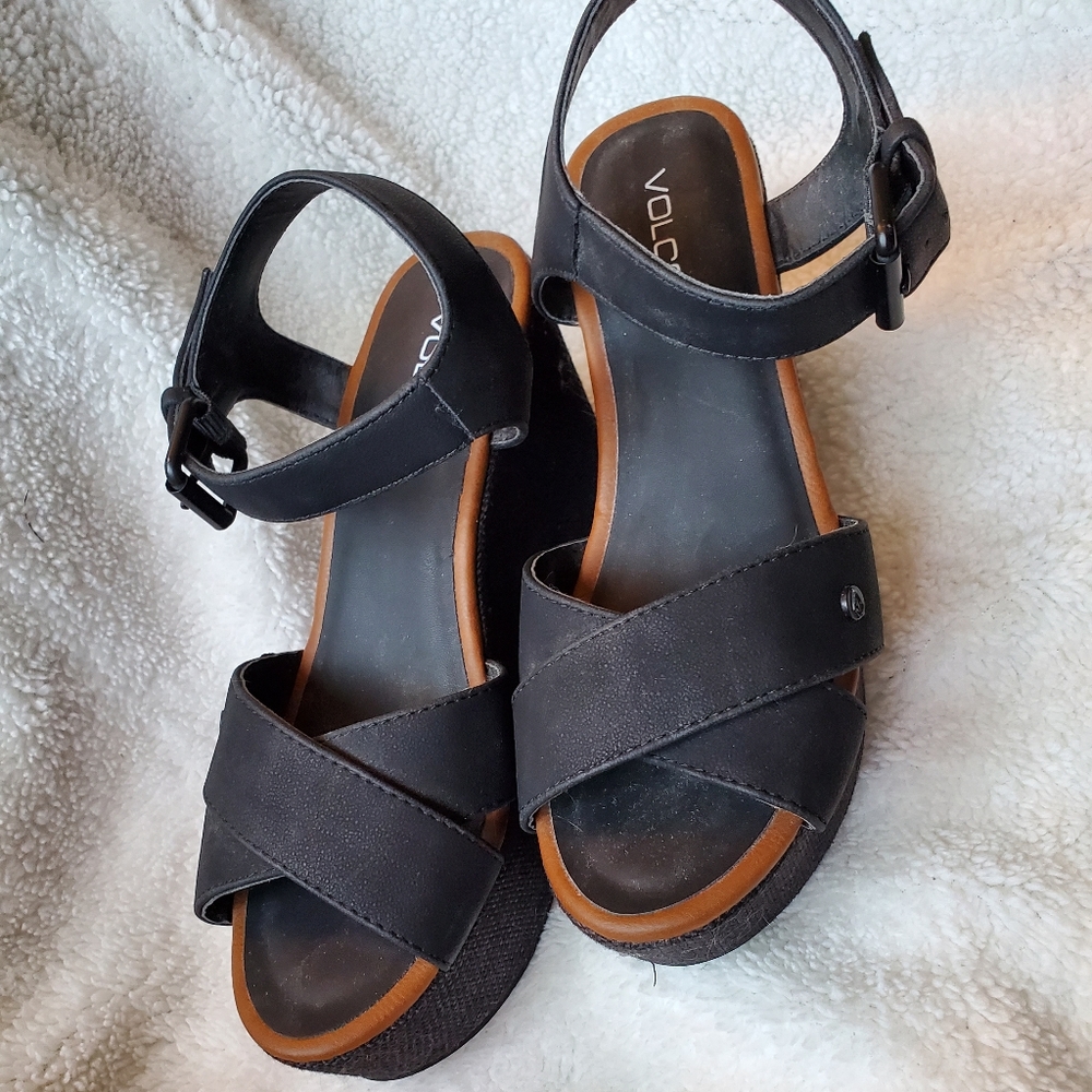 Volcom Sandals - Picture 2 of 8
